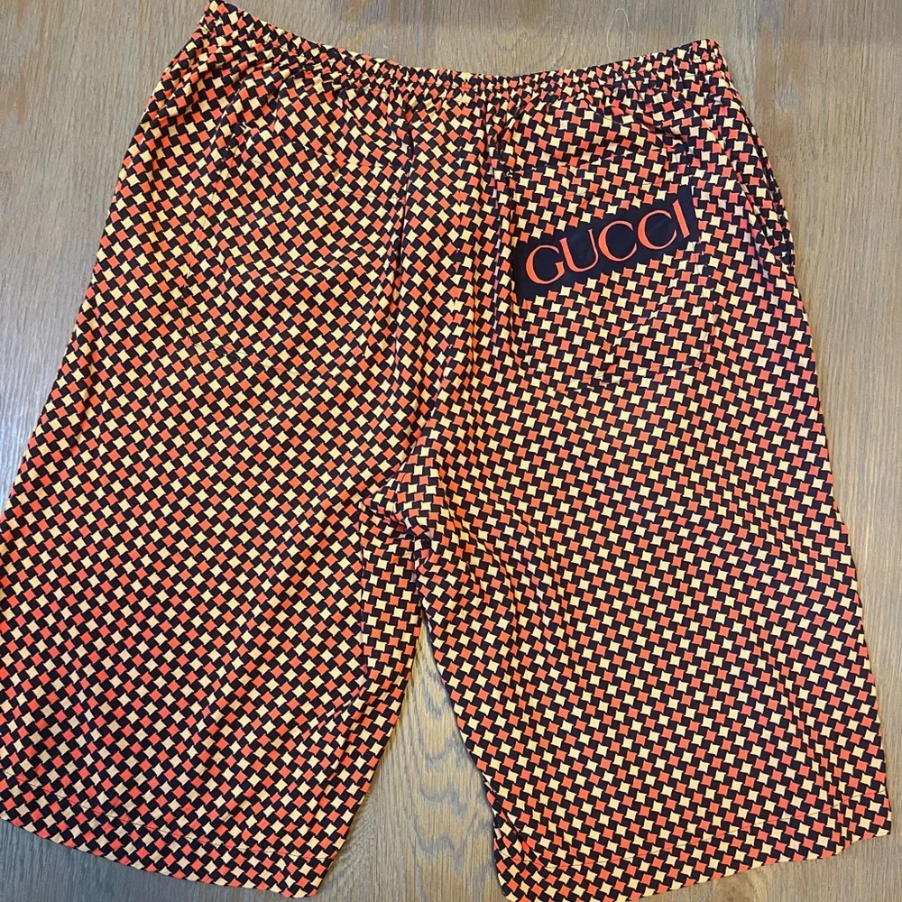 Gucci Red and Blue silk Shorts with houndstooth Pattern